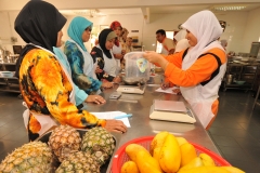 19-CSR-makan-komersial