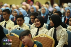 32661353_1957272744582847_5845165918207868928_o_1957272737916181